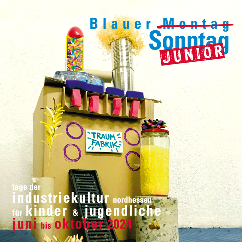 Hinweisplakat auf den Blauen Sonntag Junior von Juni bis Oktober