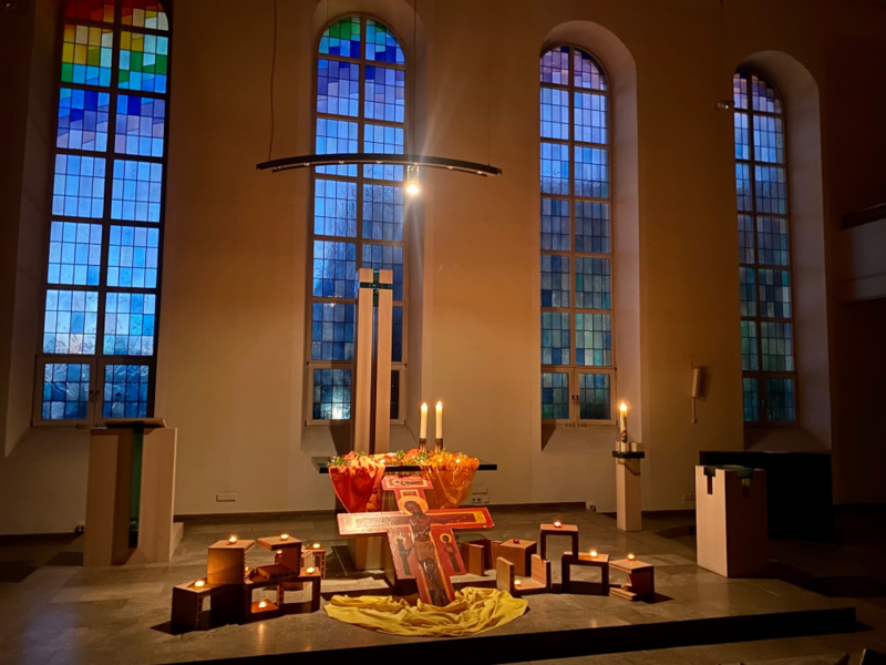 Aufbauten für eien Taizegottesdienst